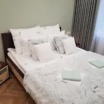 W Sz Pod Klonami Apartament
